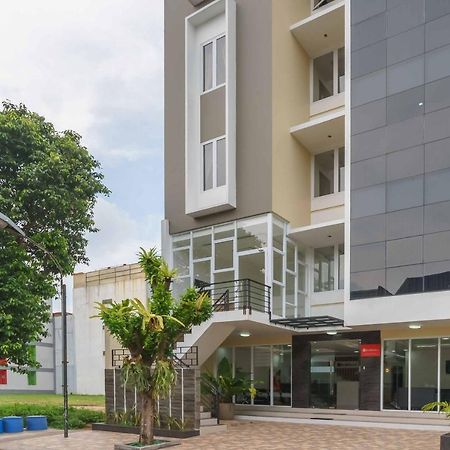 RedDoorz Plus near Eka Hospital BSD 5 Dadap Exterior foto