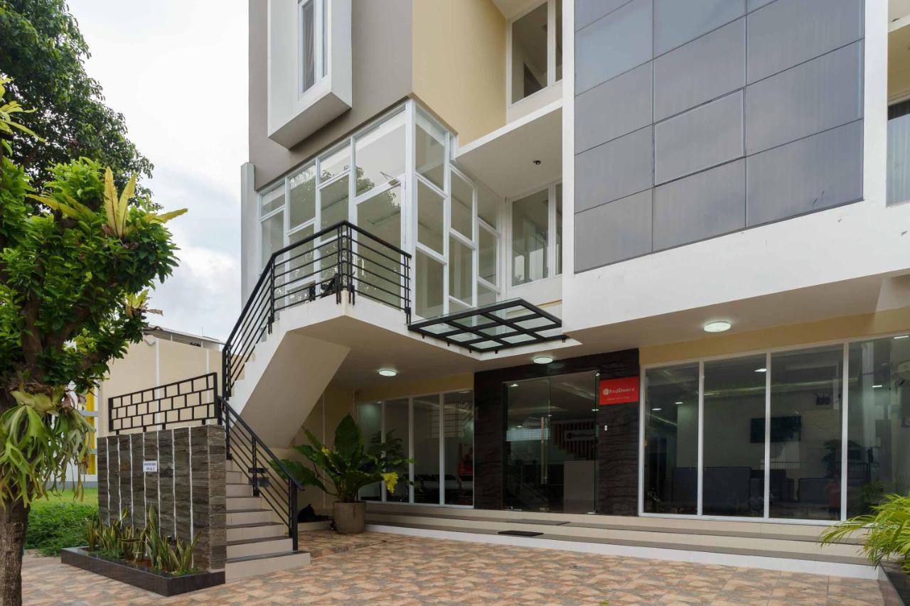 RedDoorz Plus near Eka Hospital BSD 5 Dadap Exterior foto