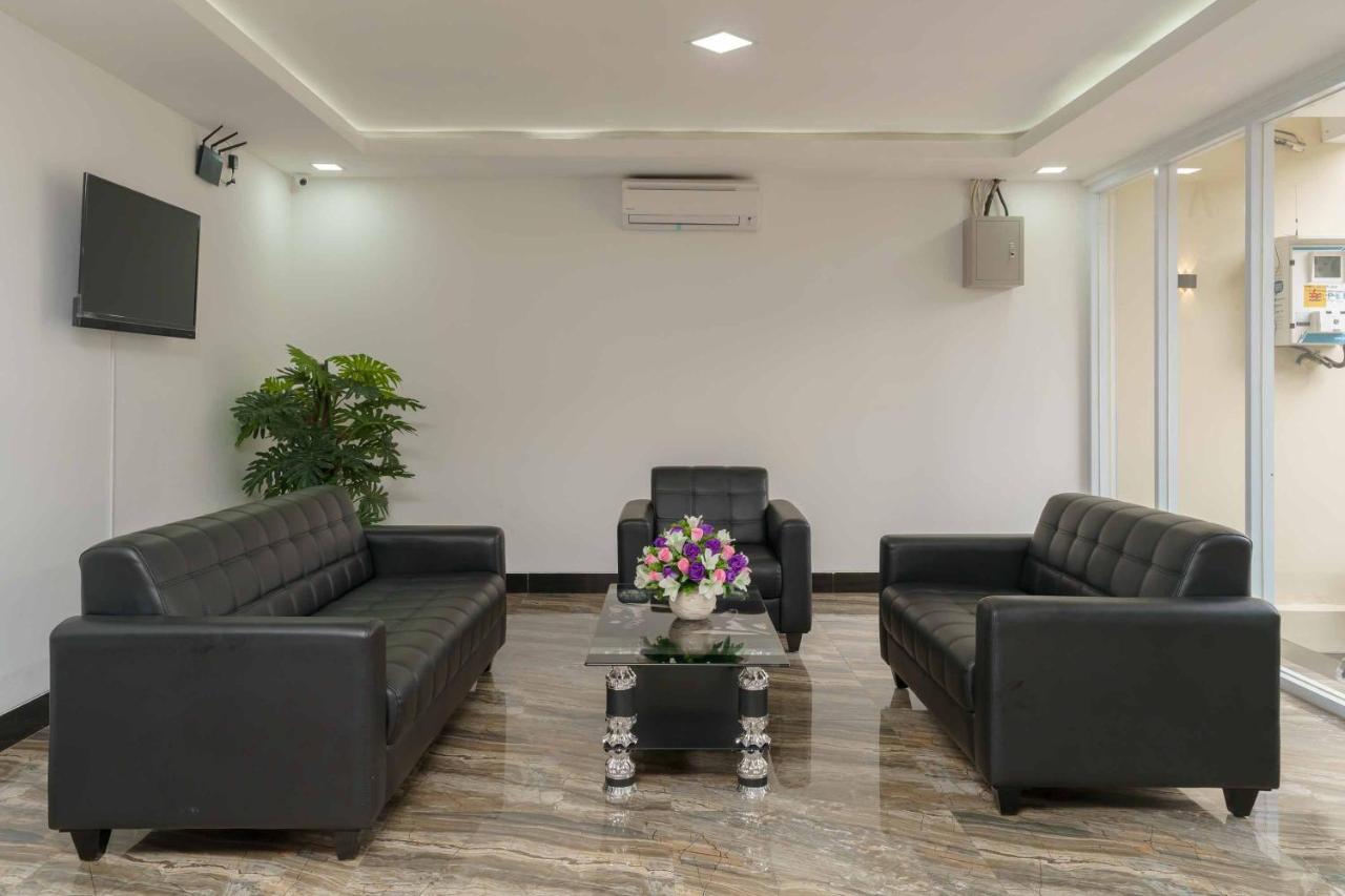 RedDoorz Plus near Eka Hospital BSD 5 Dadap Exterior foto