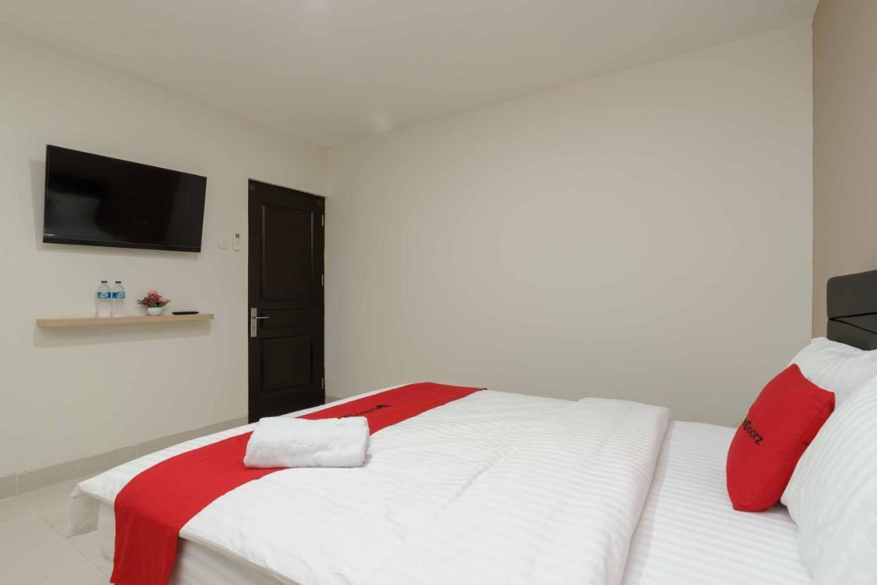 RedDoorz Plus near Eka Hospital BSD 5 Dadap Exterior foto