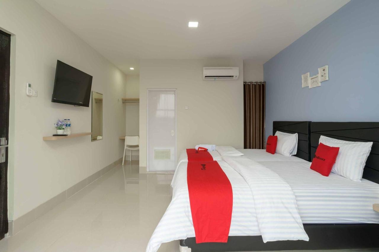 RedDoorz Plus near Eka Hospital BSD 5 Dadap Exterior foto