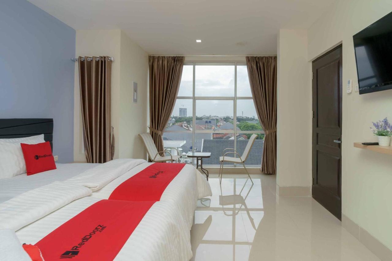 RedDoorz Plus near Eka Hospital BSD 5 Dadap Exterior foto